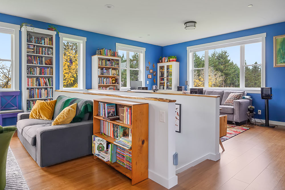 Dual living rooms